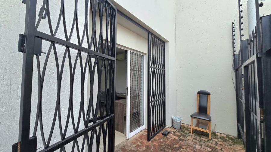 To Let commercial Property for Rent in Wierda Park Gauteng