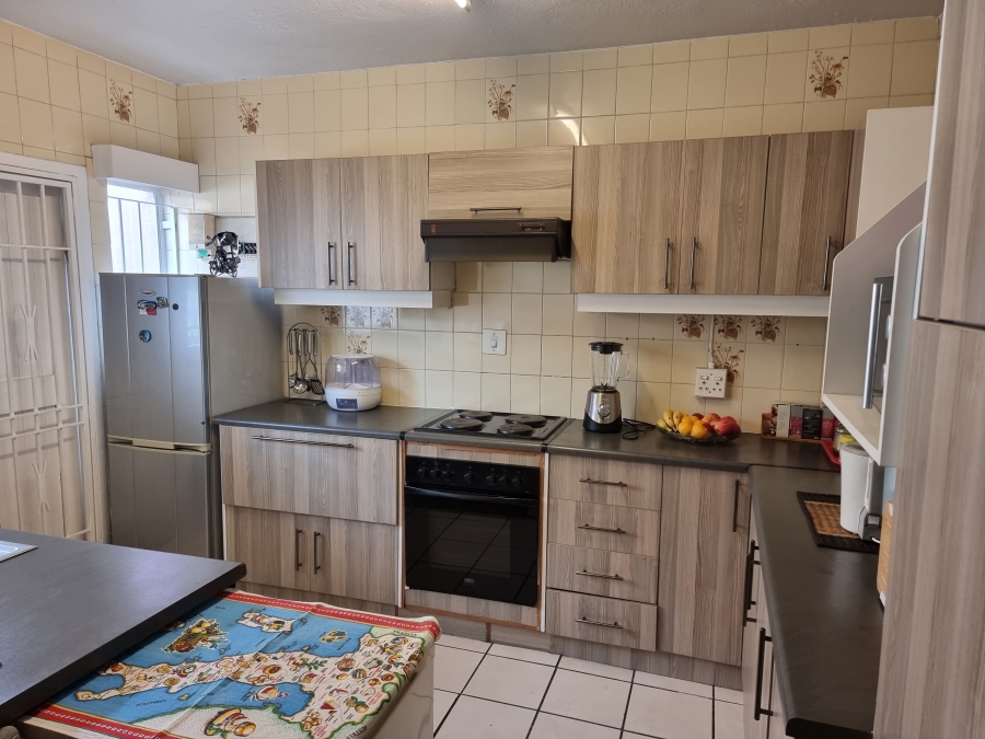 3 Bedroom Property for Sale in Kew Gauteng