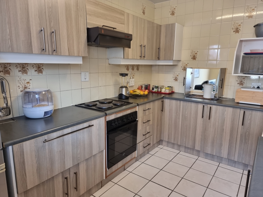 3 Bedroom Property for Sale in Kew Gauteng