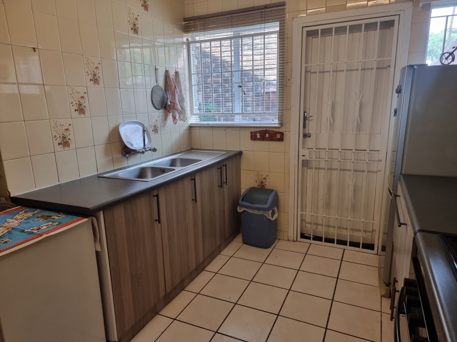 3 Bedroom Property for Sale in Kew Gauteng