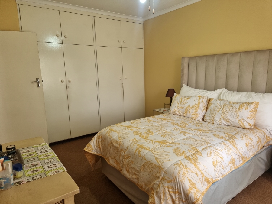 3 Bedroom Property for Sale in Kew Gauteng