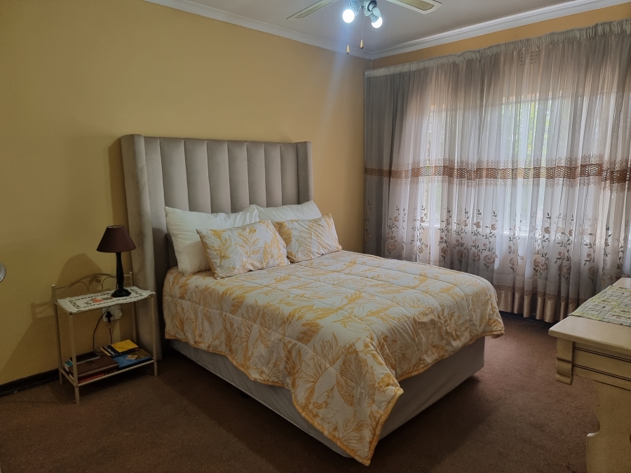 3 Bedroom Property for Sale in Kew Gauteng