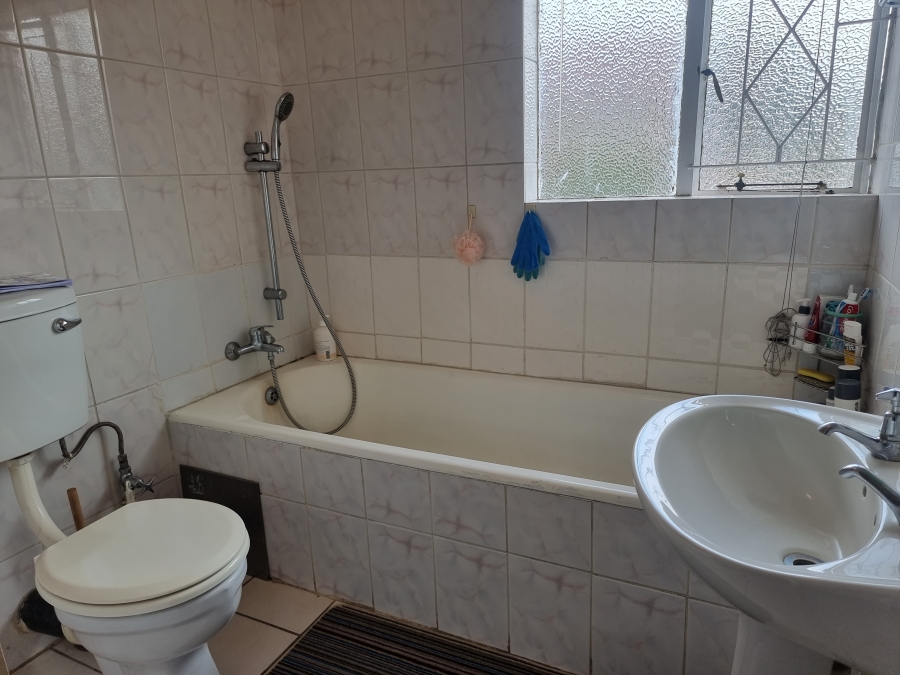 3 Bedroom Property for Sale in Kew Gauteng