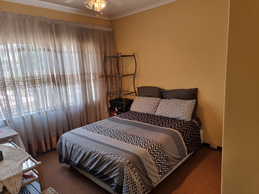 3 Bedroom Property for Sale in Kew Gauteng