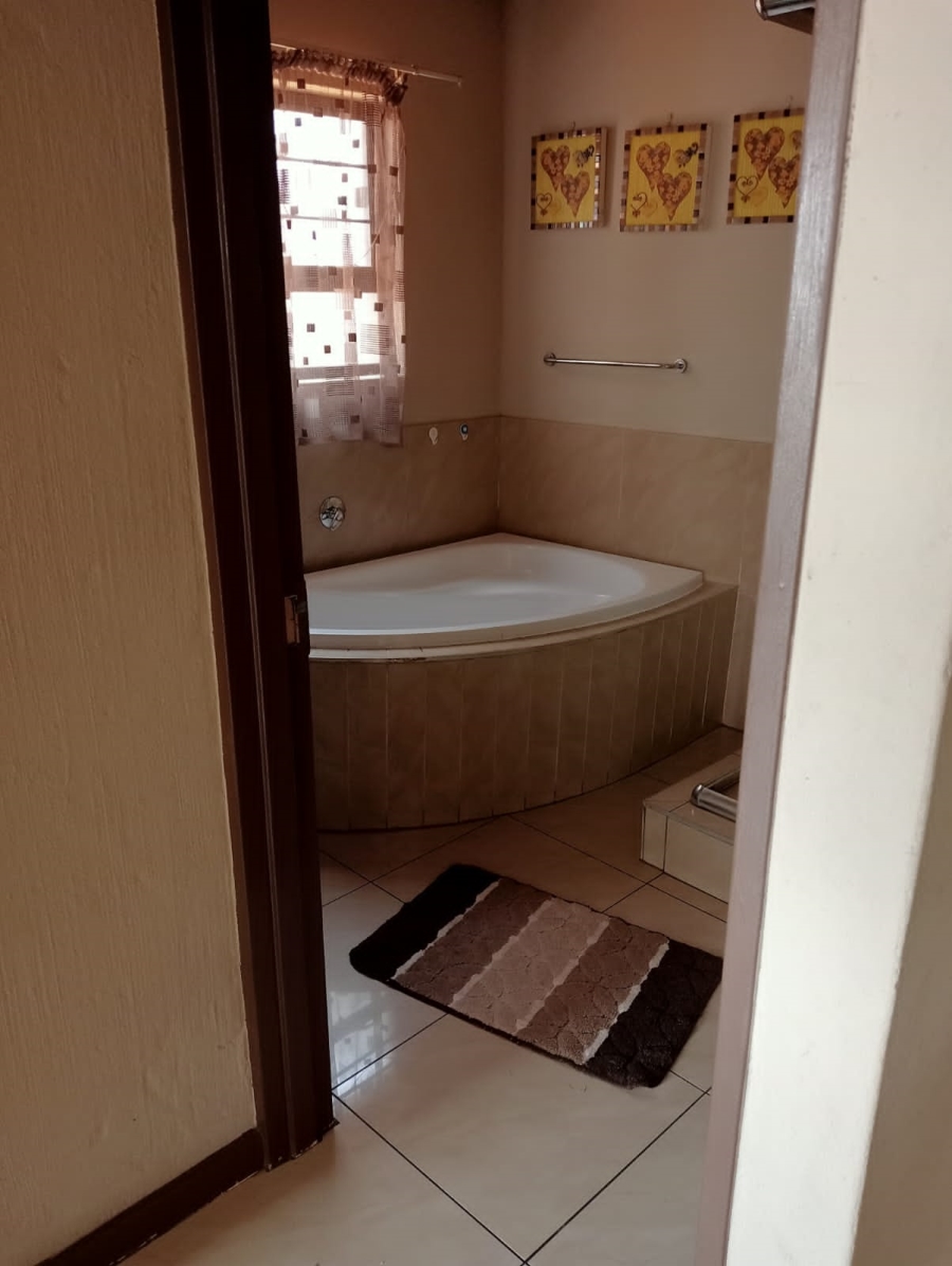 2 Bedroom Property for Sale in Brentwood Park AH Gauteng