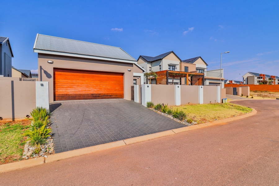 3 Bedroom Property for Sale in Louwlardia Gauteng