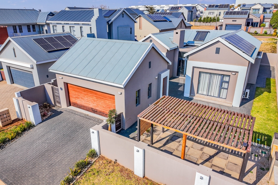 3 Bedroom Property for Sale in Louwlardia Gauteng