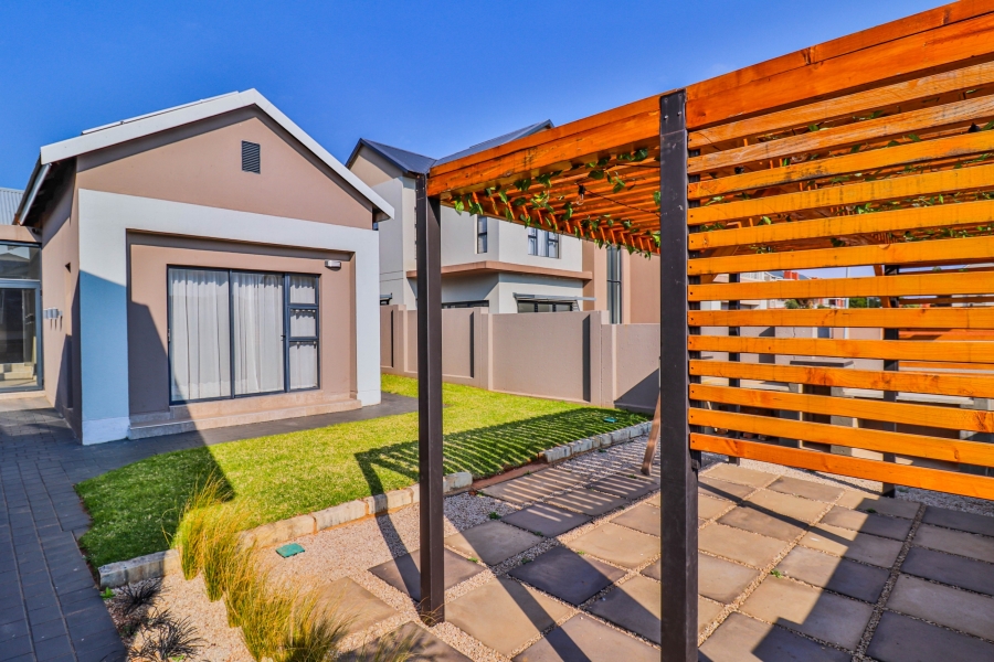 3 Bedroom Property for Sale in Louwlardia Gauteng