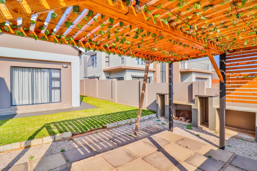 3 Bedroom Property for Sale in Louwlardia Gauteng