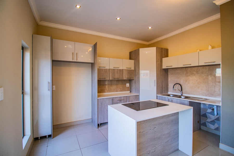 3 Bedroom Property for Sale in Louwlardia Gauteng