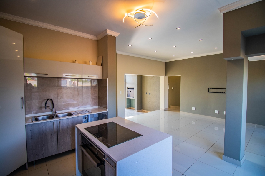 3 Bedroom Property for Sale in Louwlardia Gauteng