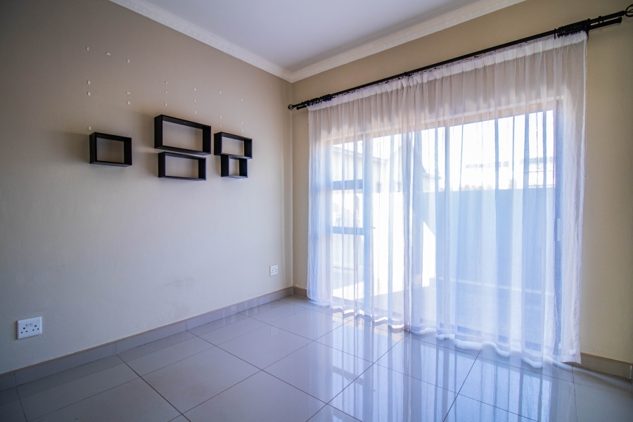 3 Bedroom Property for Sale in Louwlardia Gauteng