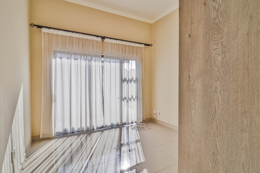 3 Bedroom Property for Sale in Louwlardia Gauteng