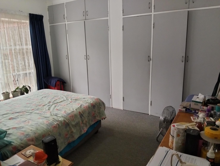 4 Bedroom Property for Sale in Garsfontein Gauteng