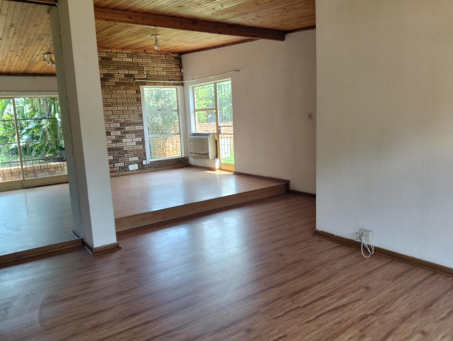 4 Bedroom Property for Sale in Garsfontein Gauteng