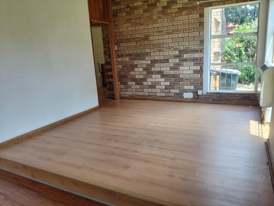 4 Bedroom Property for Sale in Garsfontein Gauteng