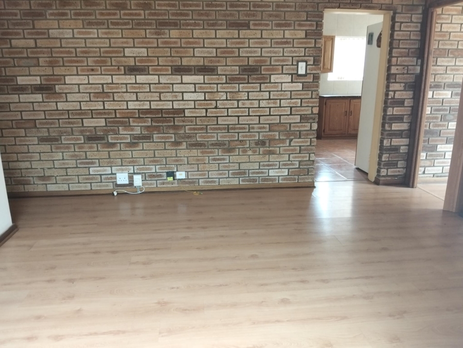 4 Bedroom Property for Sale in Garsfontein Gauteng