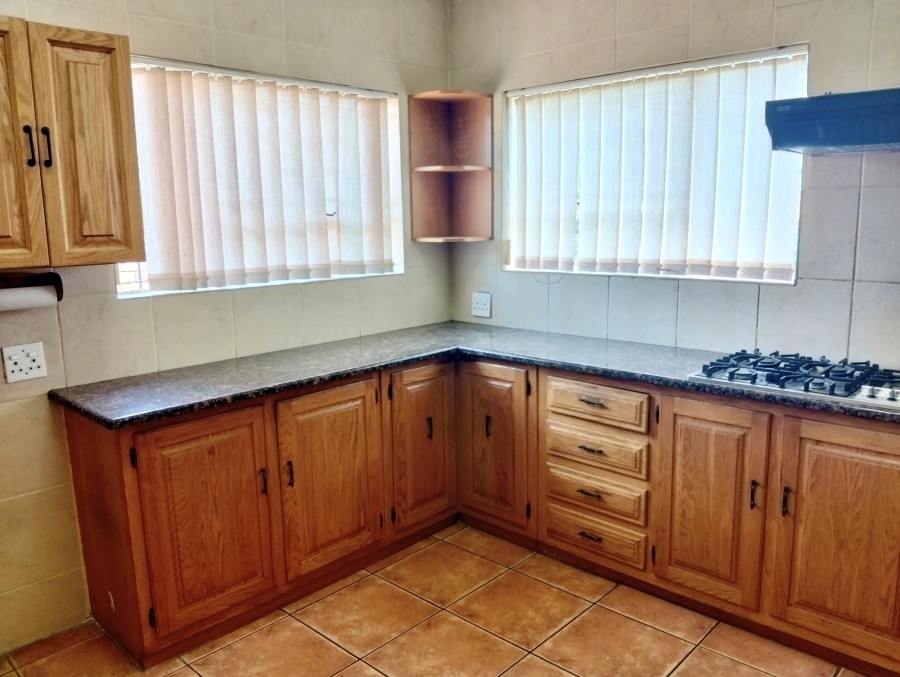 4 Bedroom Property for Sale in Garsfontein Gauteng