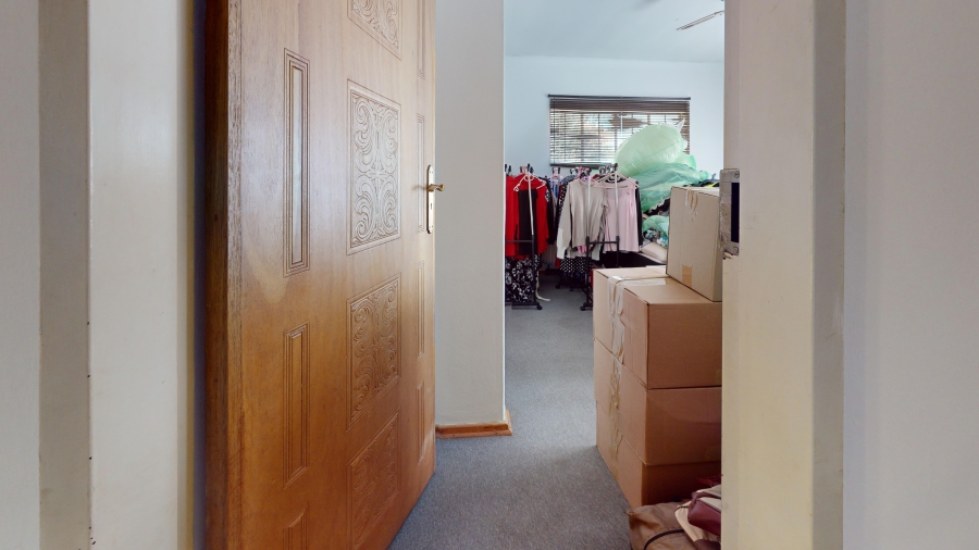 5 Bedroom Property for Sale in Albemarle Gauteng