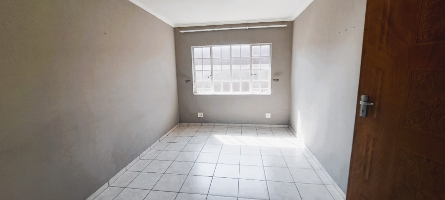 5 Bedroom Property for Sale in Albemarle Gauteng