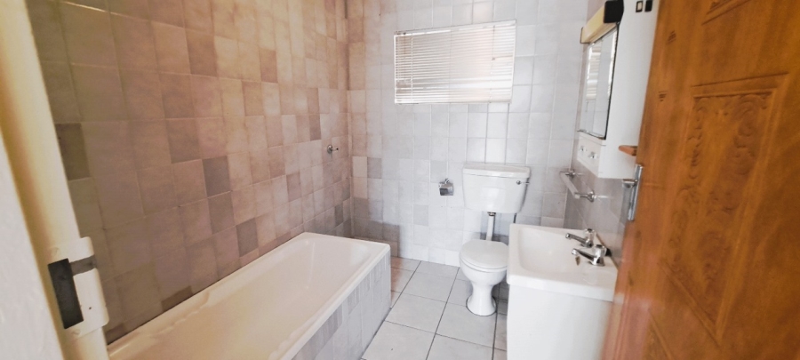 5 Bedroom Property for Sale in Albemarle Gauteng