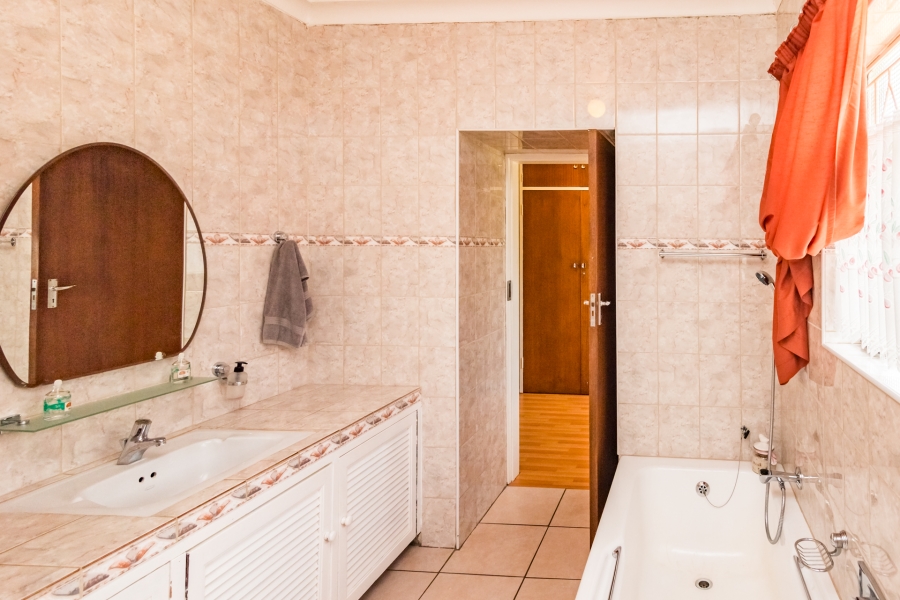 4 Bedroom Property for Sale in Rant En Dal Gauteng