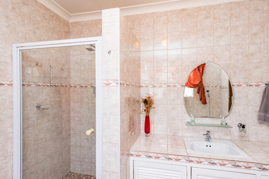 4 Bedroom Property for Sale in Rant En Dal Gauteng