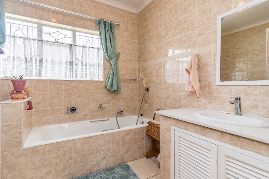 4 Bedroom Property for Sale in Rant En Dal Gauteng