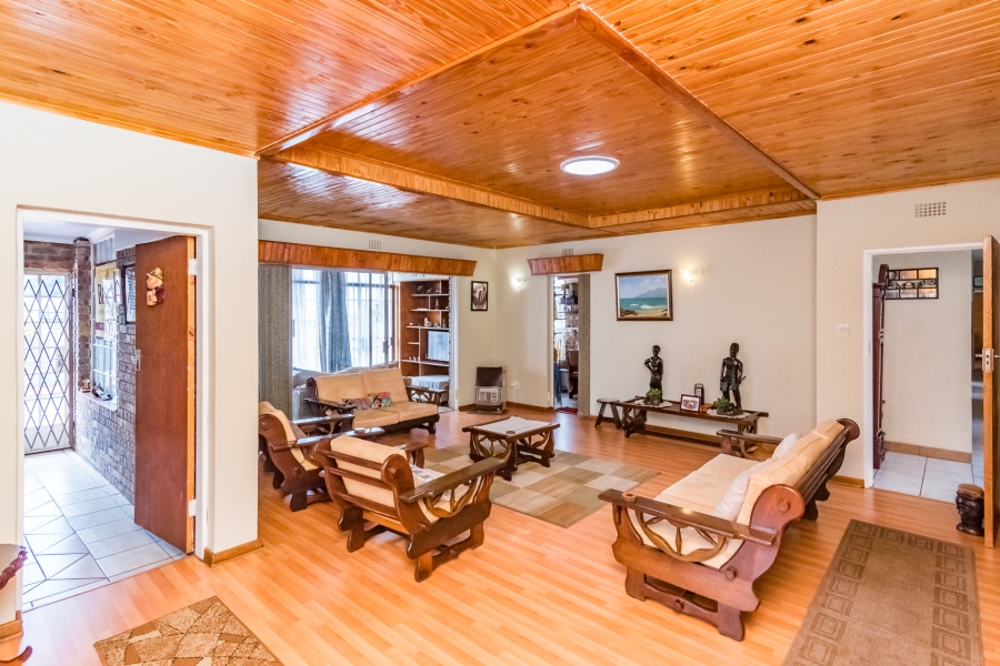 4 Bedroom Property for Sale in Rant En Dal Gauteng