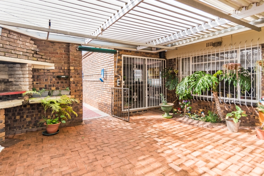 4 Bedroom Property for Sale in Rant En Dal Gauteng