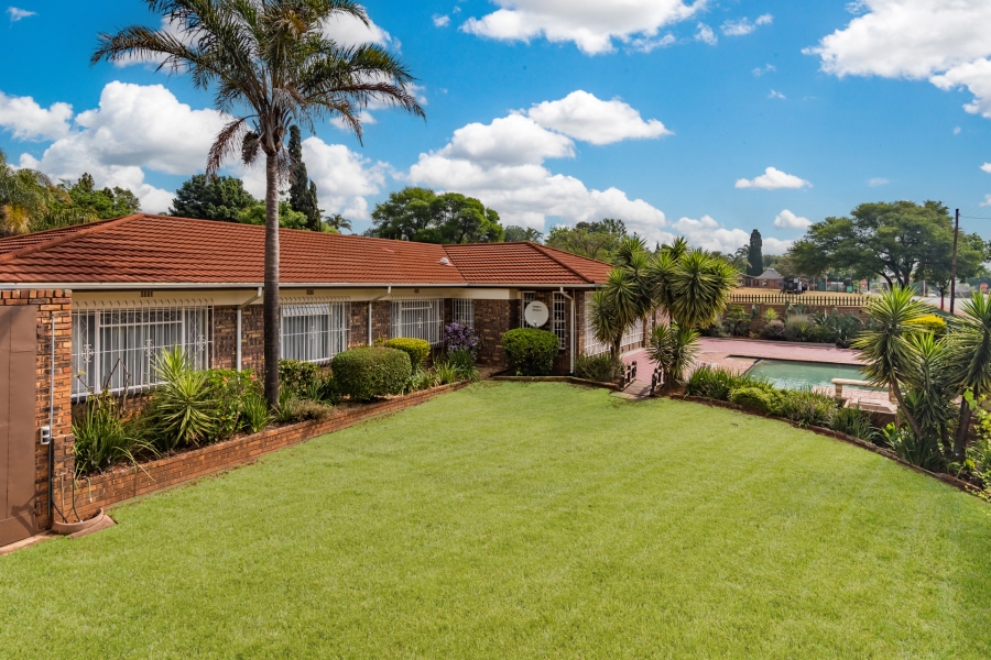 4 Bedroom Property for Sale in Rant En Dal Gauteng