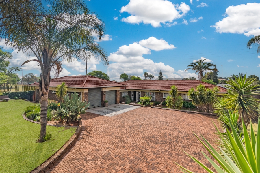 4 Bedroom Property for Sale in Rant En Dal Gauteng