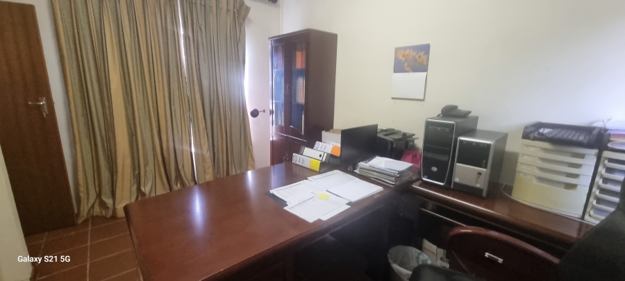 10 Bedroom Property for Sale in Clydesdale Gauteng