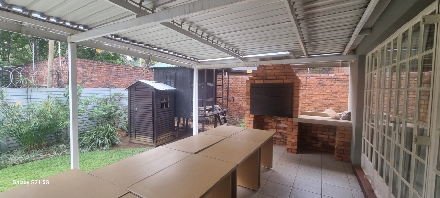 10 Bedroom Property for Sale in Clydesdale Gauteng