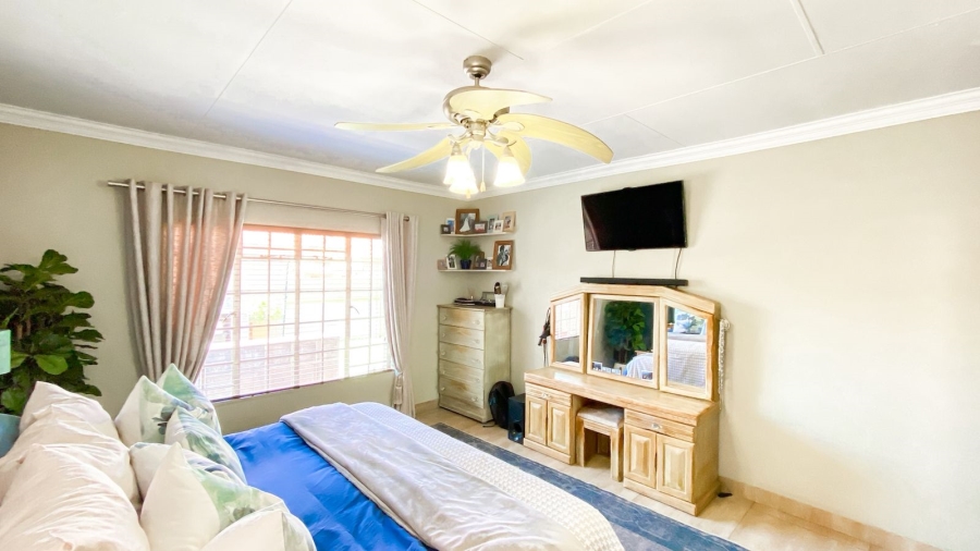 4 Bedroom Property for Sale in Bougainvillea Estate Gauteng