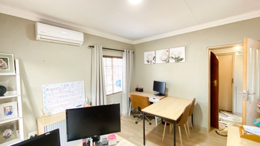 4 Bedroom Property for Sale in Bougainvillea Estate Gauteng