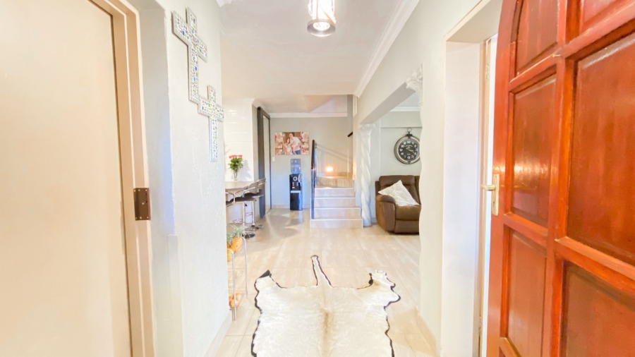 4 Bedroom Property for Sale in Bougainvillea Estate Gauteng