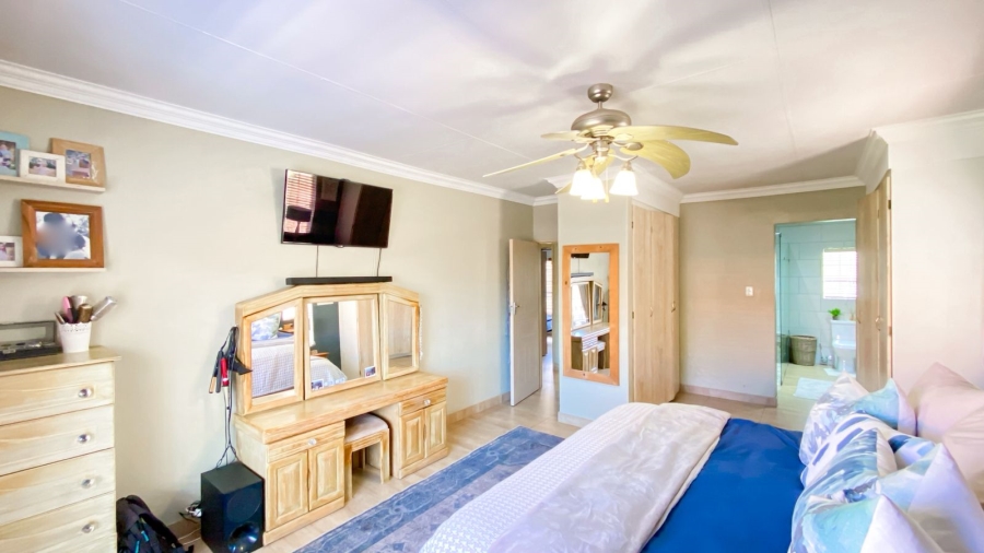 4 Bedroom Property for Sale in Bougainvillea Estate Gauteng