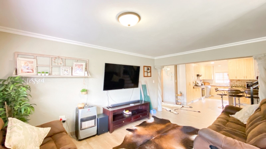 4 Bedroom Property for Sale in Bougainvillea Estate Gauteng