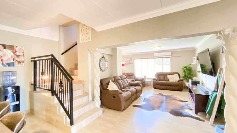 4 Bedroom Property for Sale in Bougainvillea Estate Gauteng