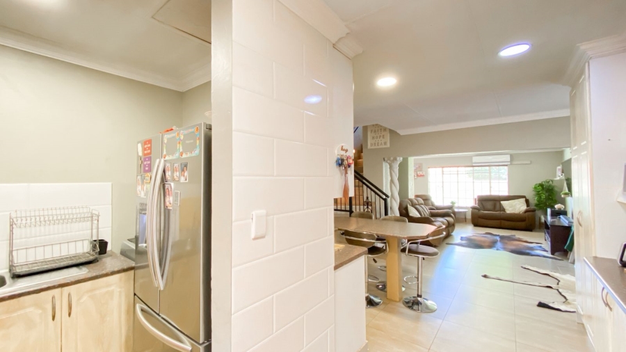 4 Bedroom Property for Sale in Bougainvillea Estate Gauteng