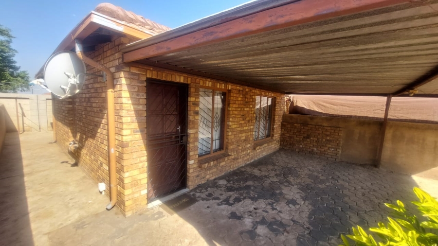 2 Bedroom Property for Sale in Soshanguve VV Gauteng