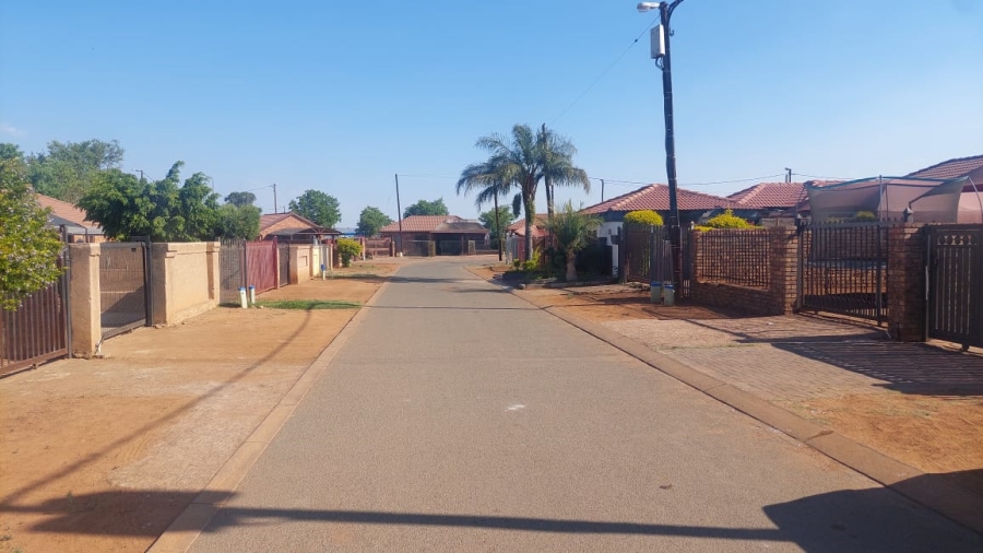 2 Bedroom Property for Sale in Soshanguve VV Gauteng