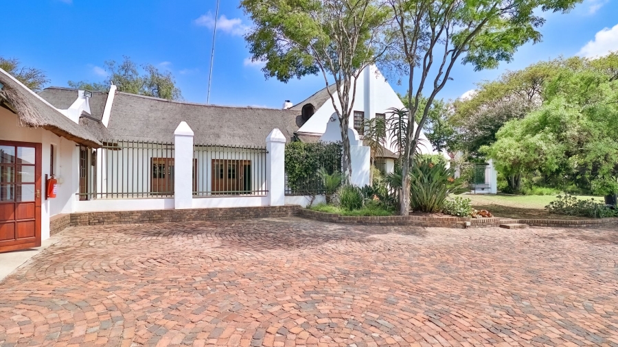 4 Bedroom Property for Sale in Glen Austin Gauteng