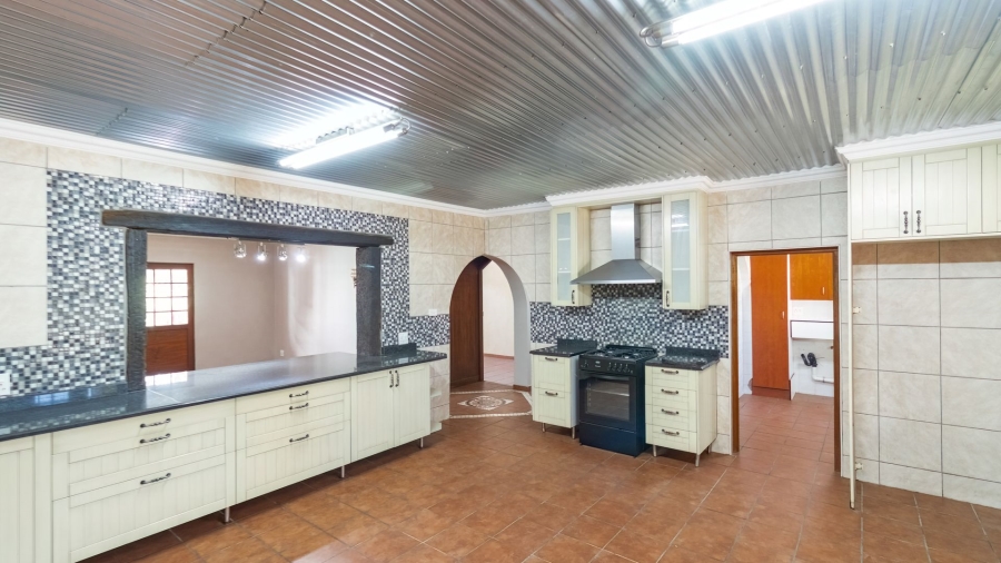 4 Bedroom Property for Sale in Glen Austin Gauteng