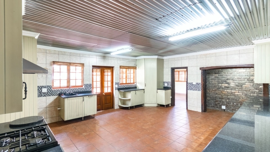 4 Bedroom Property for Sale in Glen Austin Gauteng