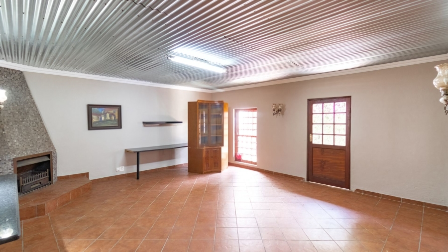 4 Bedroom Property for Sale in Glen Austin Gauteng