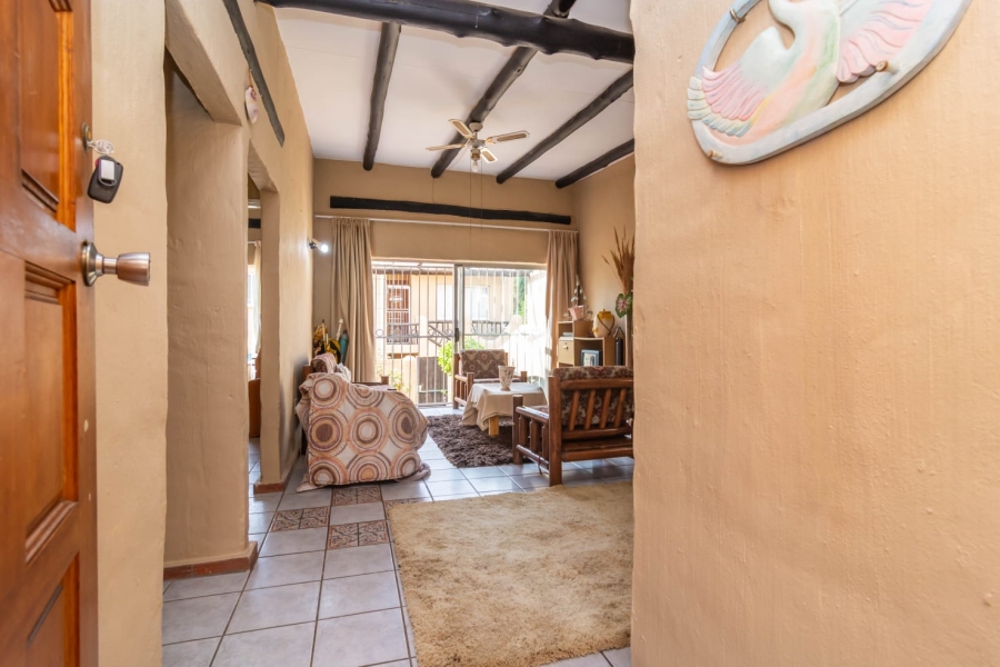 2 Bedroom Property for Sale in Roodekrans Gauteng
