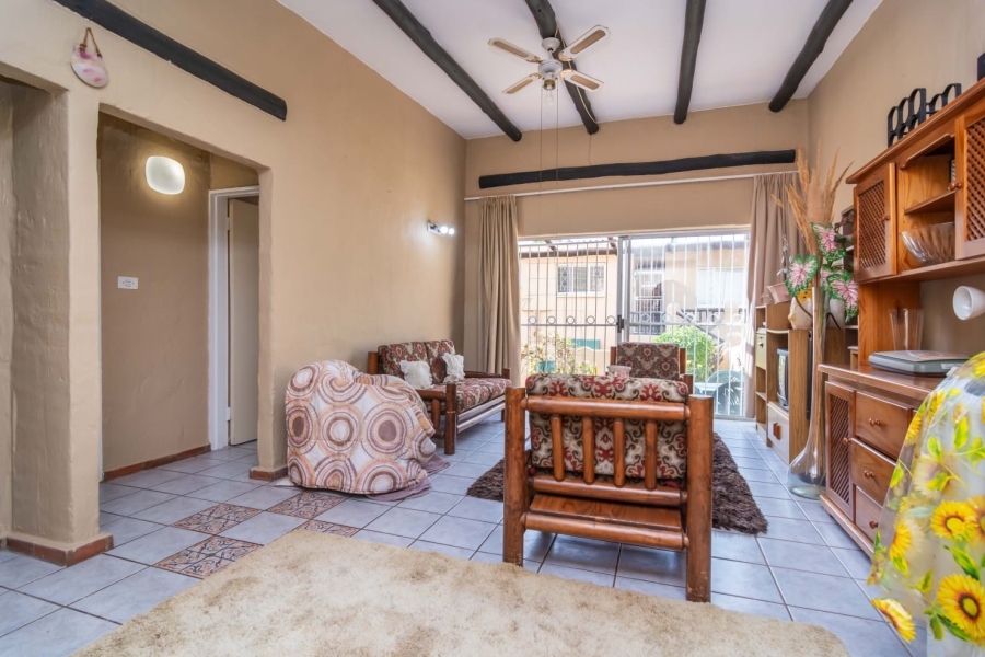 2 Bedroom Property for Sale in Roodekrans Gauteng