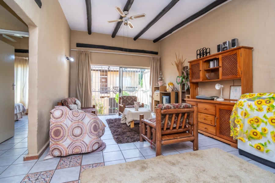 2 Bedroom Property for Sale in Roodekrans Gauteng